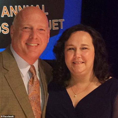 auburn radio announcer killed|Auburn broadcaster Rod Bramblett, wife killed in car crash.